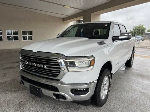 Used 2024 RAM 1500 Laramie AWD/4WD image 3