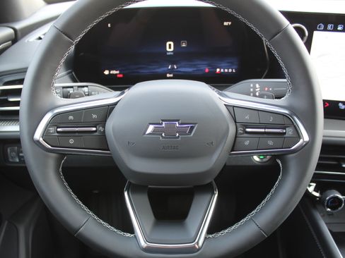 New 2026 Chevrolet Traverse LT image 11