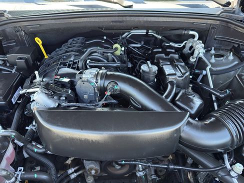 Used 2024 Dodge Durango GT image 38