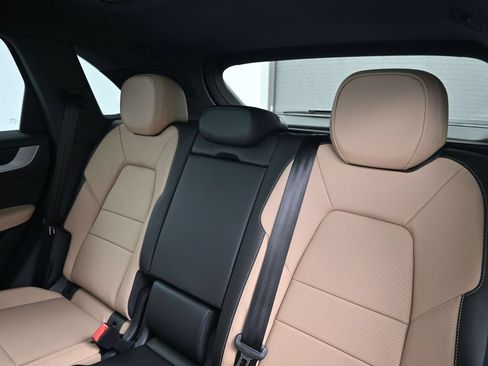 Certified 2026 Porsche Cayenne AWD/4WD image 6
