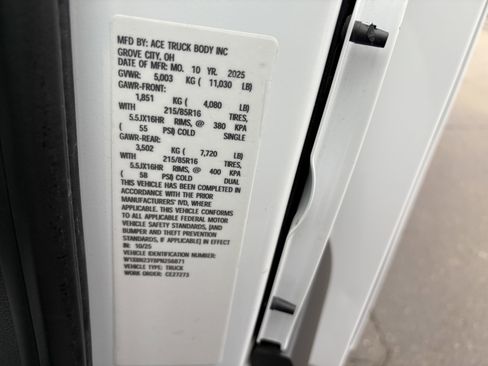 Used 2023 Mercedes-Benz Sprinter 3500 image 33