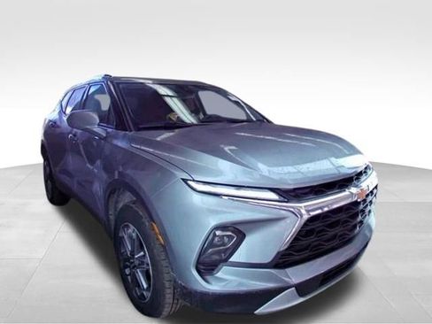 Certified 2024 Chevrolet Blazer LT w/ Convenience Package FWD image 4