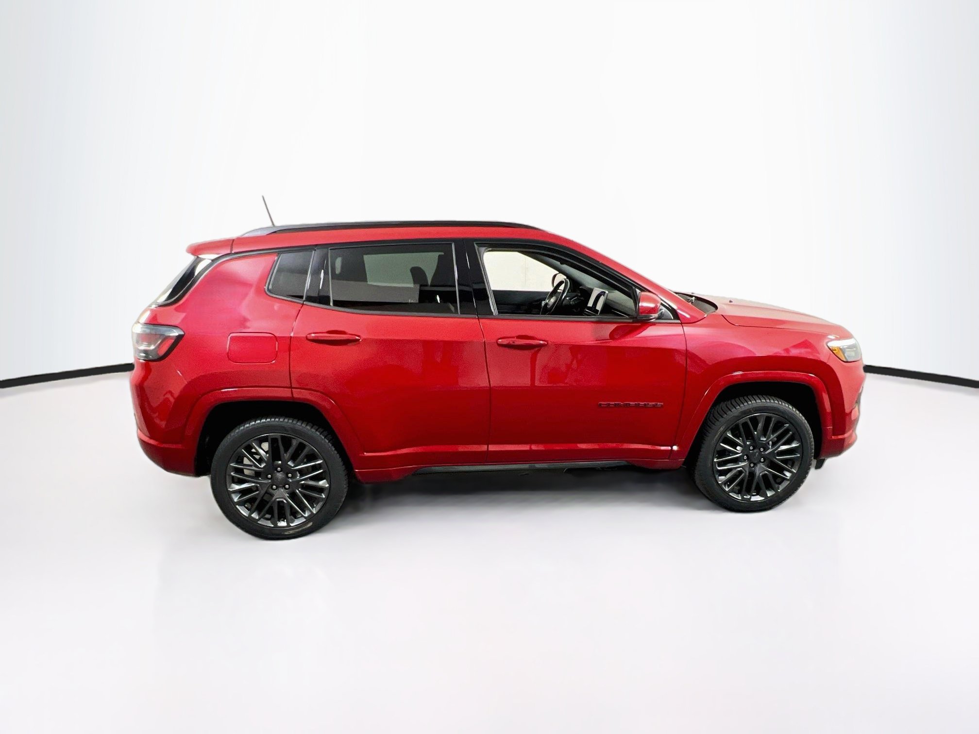Used 2022 Jeep Compass Limited w/ (RED) Package AWD/4WD image 4
