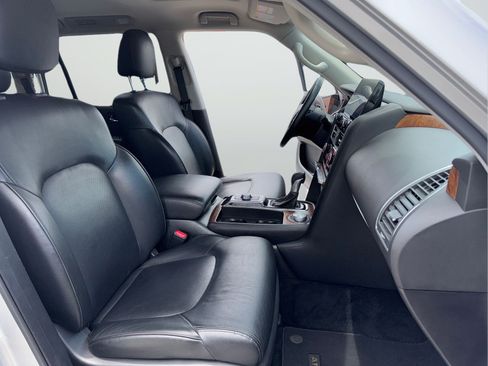 Used 2024 Nissan Armada SL w/ Captain's Chairs Package AWD/4WD image 39