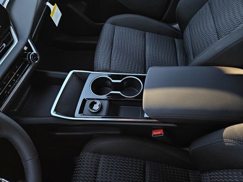 New 2026 Chevrolet Equinox LT image 21