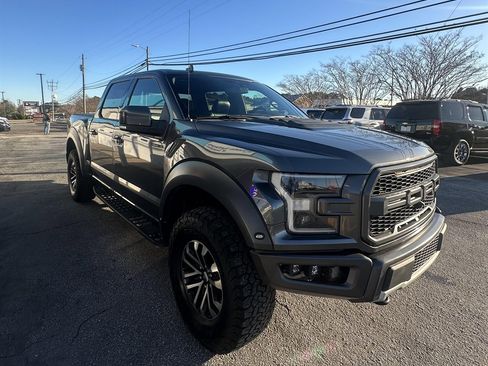 Used 2019 Ford F150 Raptor w/ Equipment Group 802A Luxury image 3