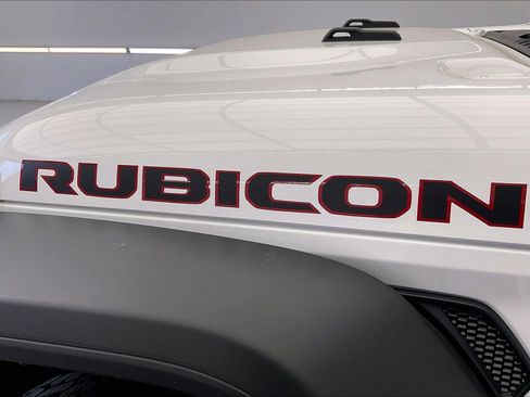 New 2026 Jeep Wrangler Unlimited Rubicon w/ Technology Group AWD/4WD image 17