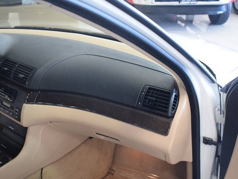 Used 2000 BMW 323i Sedan RWD image 25