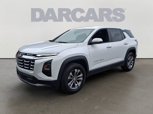 Used 2025 Chevrolet Equinox LT FWD image 3