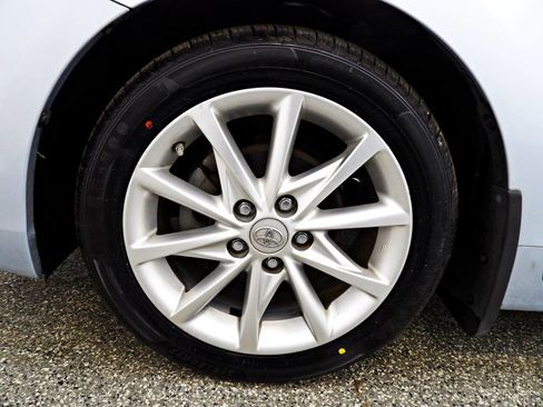 Used 2013 Toyota Prius V Five image 19