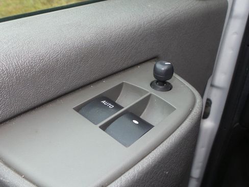 Used 2019 Chevrolet Express 2500 RWD 2500 135 w/ Driver Convenience Package image 37