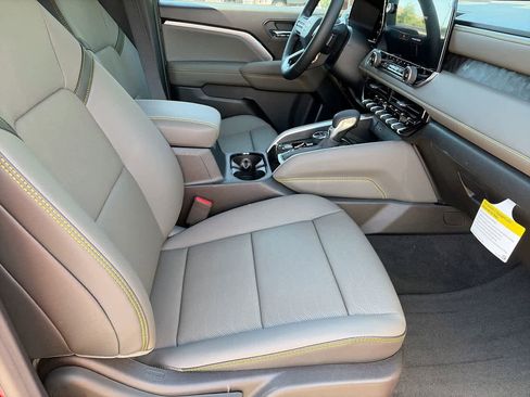 New 2026 Chevrolet Colorado ZR2 AWD/4WD image 9