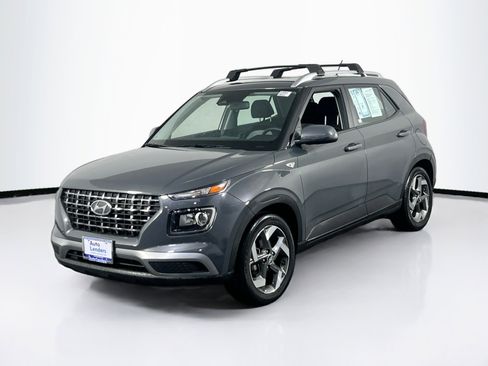 Used 2023 Hyundai Venue SEL image 1
