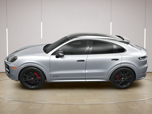 Certified 2025 Porsche Cayenne GTS AWD/4WD image 34