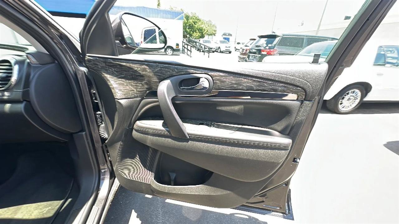 Used 2014 Buick Enclave Leather FWD image 32