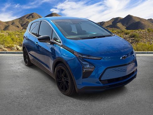 Used 2022 Chevrolet Bolt LT FWD image 6