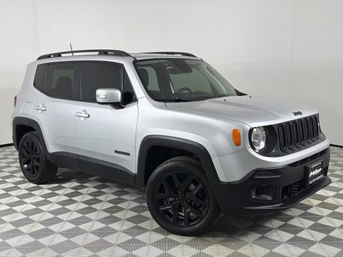 Used 2018 Jeep Renegade Altitude image 2