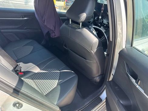 Used 2022 Toyota Camry SE FWD image 18
