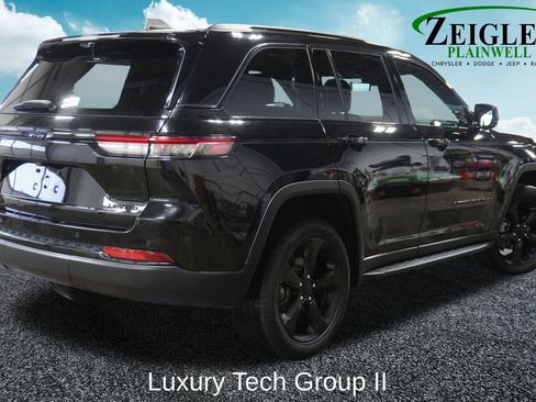 Used 2024 Jeep Grand Cherokee Limited w/ Luxury Tech Group II image 3