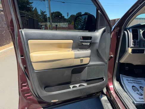 Used 2013 Toyota Sequoia SR5 AWD/4WD image 9