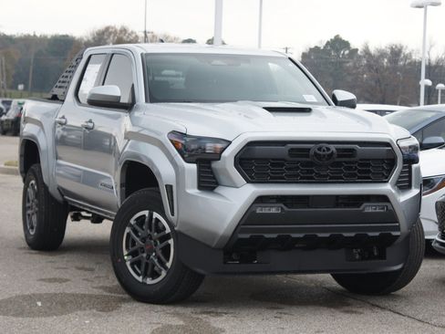 Used 2026 Toyota Tacoma TRD Sport AWD/4WD image 6
