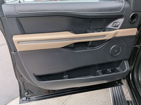 Used 2024 Ford Expedition Max Limited image 14