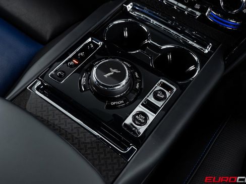 Used 2022 Rolls-Royce Cullinan Black Badge w/ Dark Exterior Package image 31