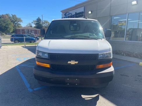 Used 2019 Chevrolet Express 2500 2500 3dr Cargo Van image 2