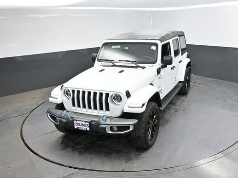 Used 2023 Jeep Wrangler Unlimited Sahara w/ Cold Weather Group AWD/4WD image 42