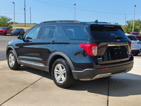 Used 2020 Ford Explorer XLT w/ Equipment Group 202A AWD/4WD image 19