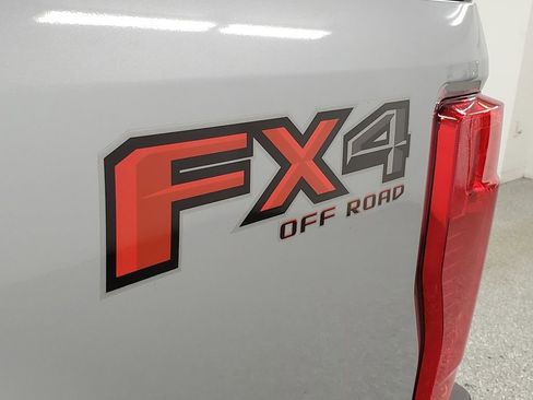 Used 2022 Ford F250 XL w/ STX Appearance Package image 27