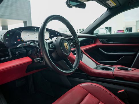 Used 2021 Porsche Taycan 4S image 4