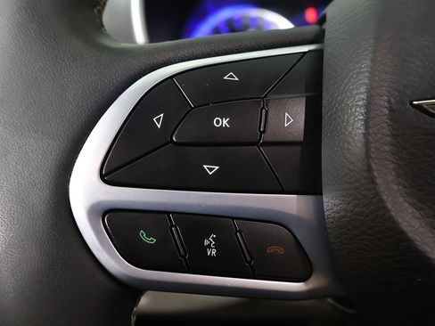 Used 2022 Chrysler Pacifica Touring-L image 44