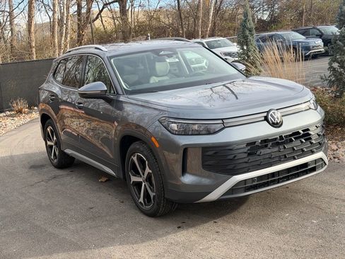 New 2026 Volkswagen Tiguan SE FWD image 7