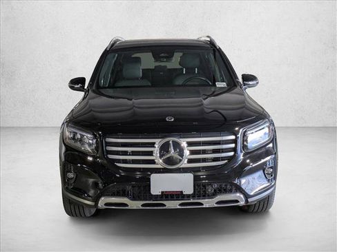 Used 2025 Mercedes-Benz GLB 250 image 2
