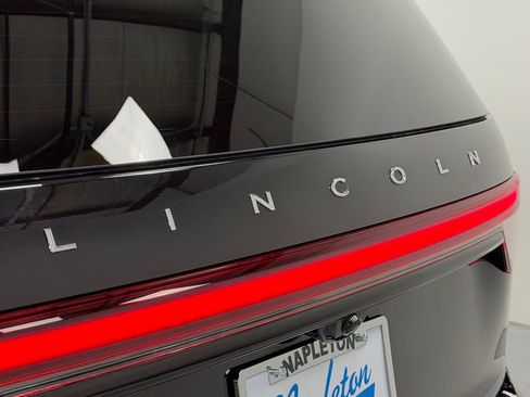 Used 2025 Lincoln Aviator Reserve w/ Equipment Group 201A image 7