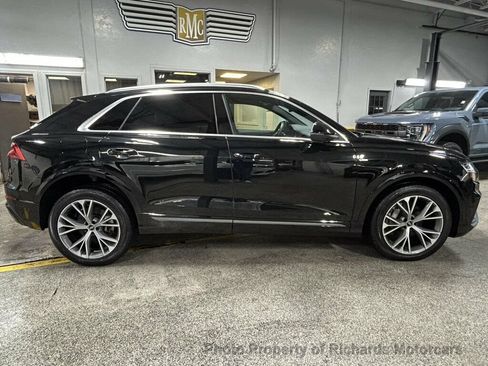 Used 2022 Audi Q8 AWD/4WD image 2