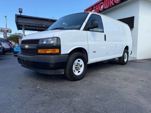 Used 2022 Chevrolet Express 2500 image 1