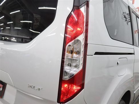 Used 2021 Ford Transit Connect XLT FWD image 12