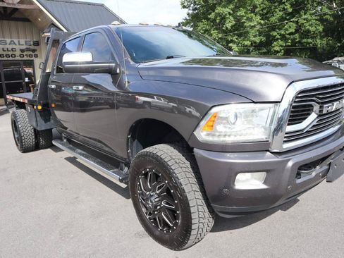 Used 2018 RAM 3500 Laramie Longhorn AWD/4WD image 3