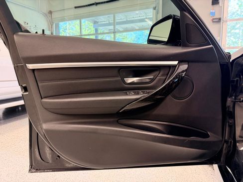 Used 2017 BMW 330i Sedan RWD image 16