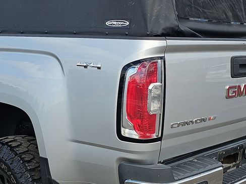 Used 2017 GMC Canyon SLT w/ Driver Alert Package image 37