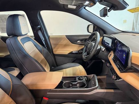 Certified 2025 Chevrolet Equinox ACTIV w/ Safety and Technology Package image 27