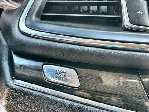 Certified 2018 Buick Enclave Premium w/ Experience Buick Package FWD image 17