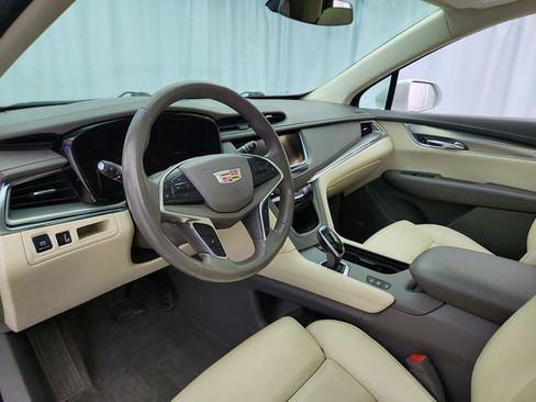 Used 2017 Cadillac XT5 Luxury AWD/4WD image 9