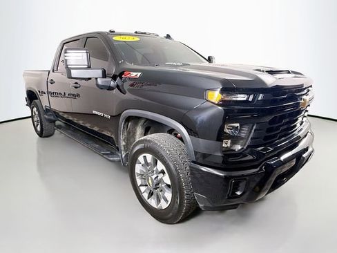 Used 2024 Chevrolet Silverado 2500 Custom w/ Custom Value Package image 1