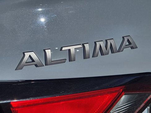 Used 2023 Nissan Altima 2.5 SR image 18