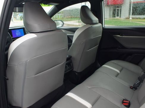 Used 2025 Toyota Camry SE w/ Convenience Package AWD/4WD image 14