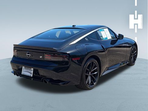 Used 2025 Nissan Z Performance w/ Floor Mat Package RWD image 4