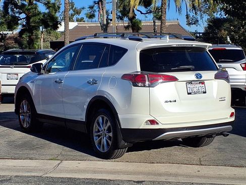 Used 2016 Toyota RAV4 Limited image 3